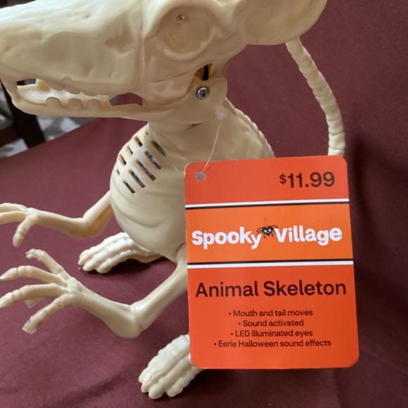 Spooky Village Animal Skeleton New With Tag 7.25” x 7” x 3” (approximate) - Picture 4 of 8